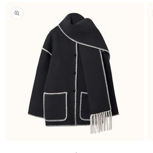 Scarf coat